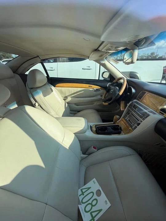 2005 Lexus SC430 - Image 6 of 6
