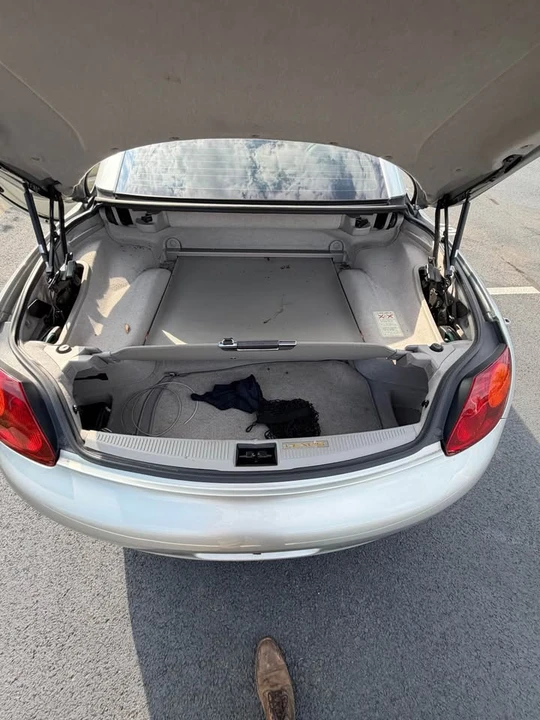 2005 Lexus SC430 - Image 13 of 15