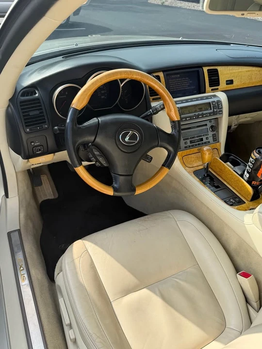 2005 Lexus SC430 - Image 10 of 15