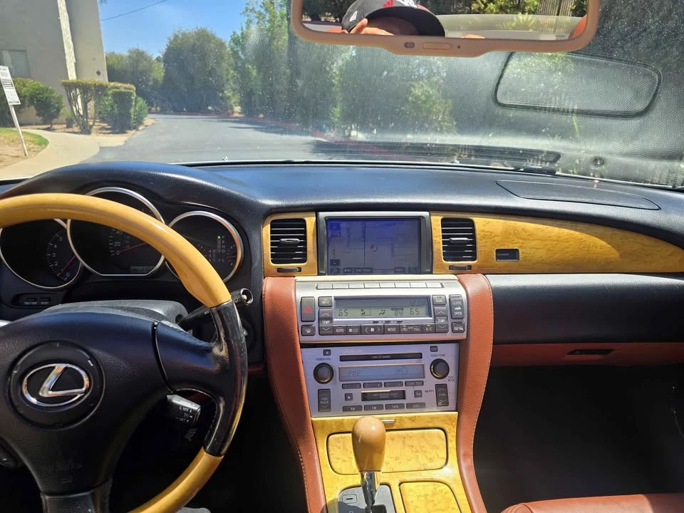2005 Lexus SC430 - Image 9 of 14