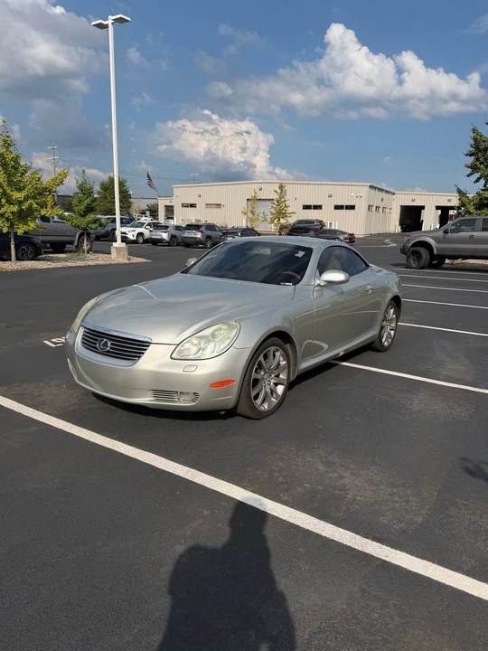 2005 Lexus SC430 - Image 2 of 15