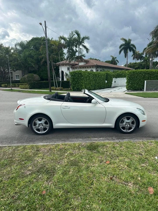 2005 Lexus SC430 - Image 2 of 7