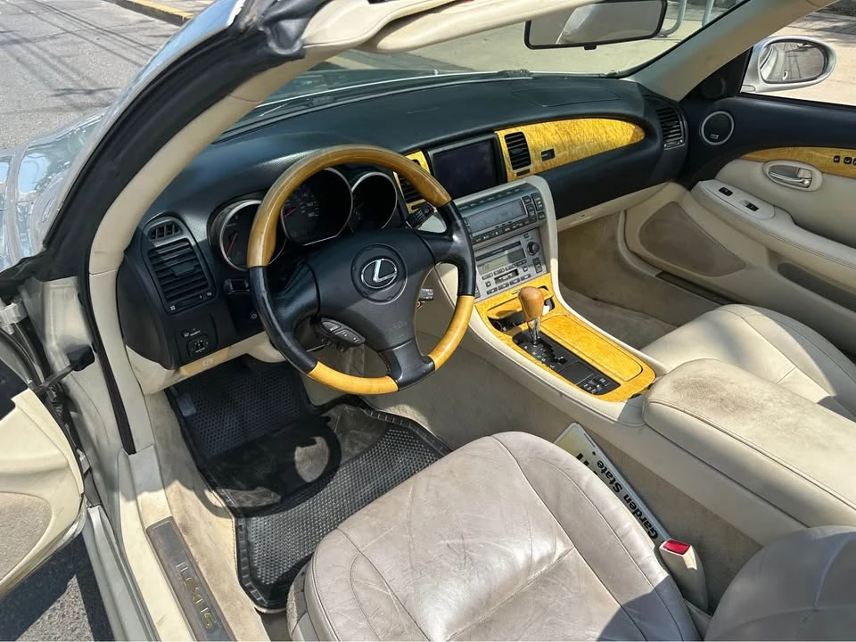 2005 Lexus SC430 - Image 9 of 20