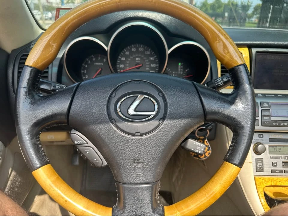 2005 Lexus SC430 - Image 16 of 20
