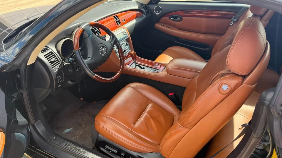 2005 Lexus SC430 - Image 9 of 11