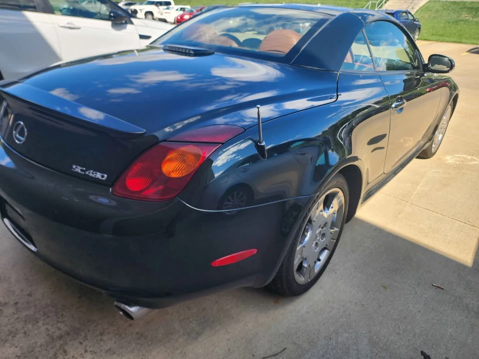 2005 Lexus SC430 - Image 2 of 15