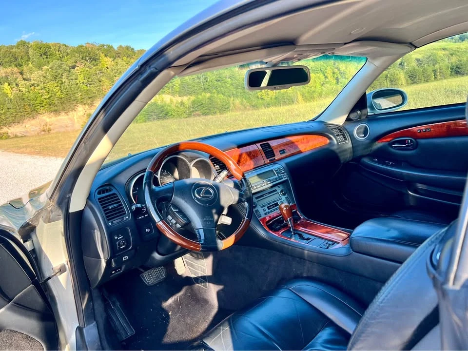 2005 Lexus SC430 - Image 10 of 15