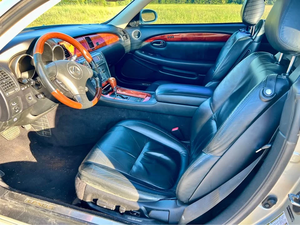 2005 Lexus SC430 - Image 9 of 15