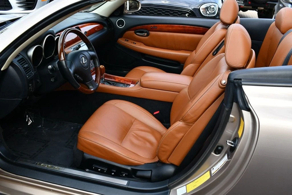 2005 Lexus SC430 - Image 14 of 21