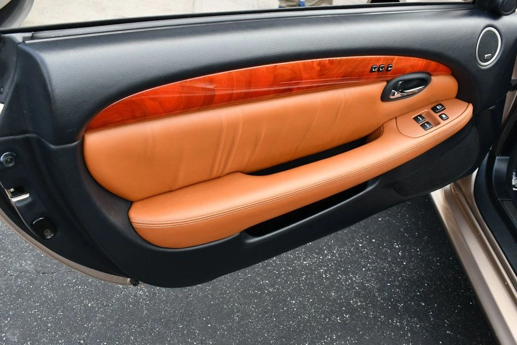 2005 Lexus SC430 - Image 11 of 21