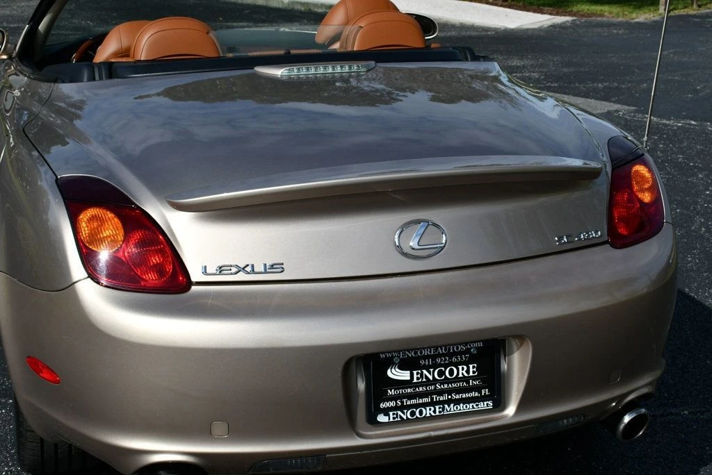 2005 Lexus SC430 - Image 10 of 21