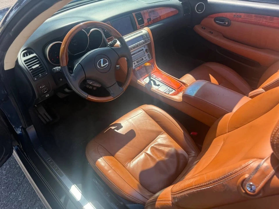 2005 Lexus SC430 - Image 11 of 21