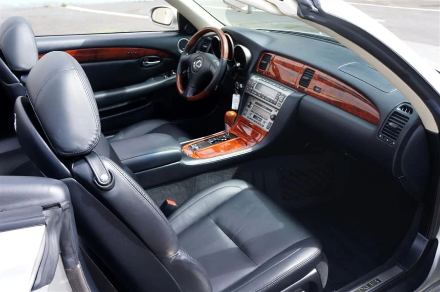 2005 Lexus SC430 - Image 5 of 11