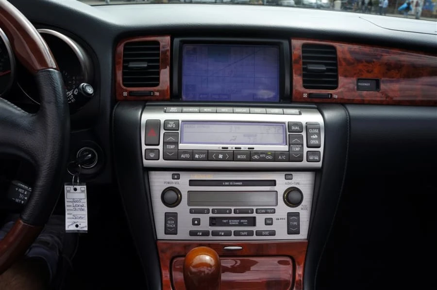 2005 Lexus SC430 - Image 8 of 11