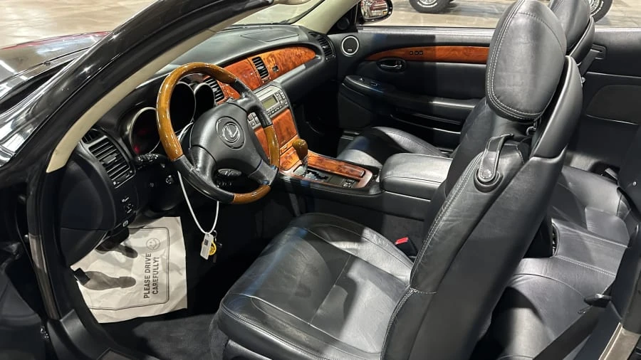 2005 Lexus SC430 - Image 3 of 4
