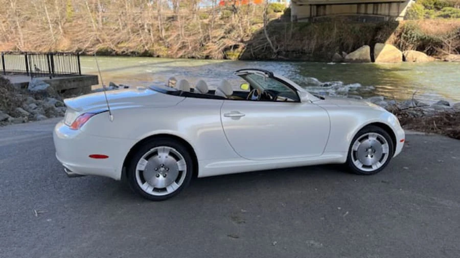 2005 Lexus SC430 - Image 3 of 12