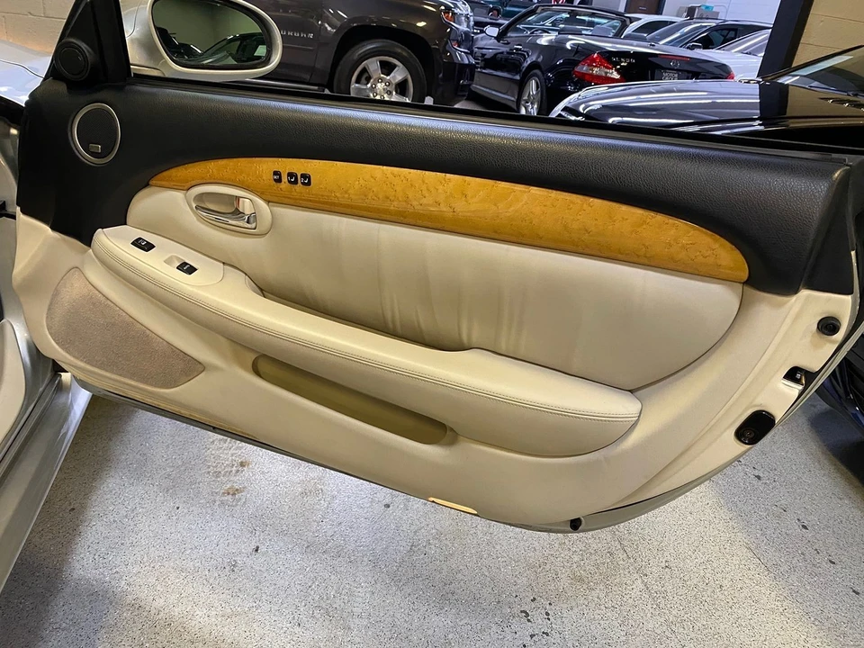 2005 Lexus SC430 - Image 27 of 31