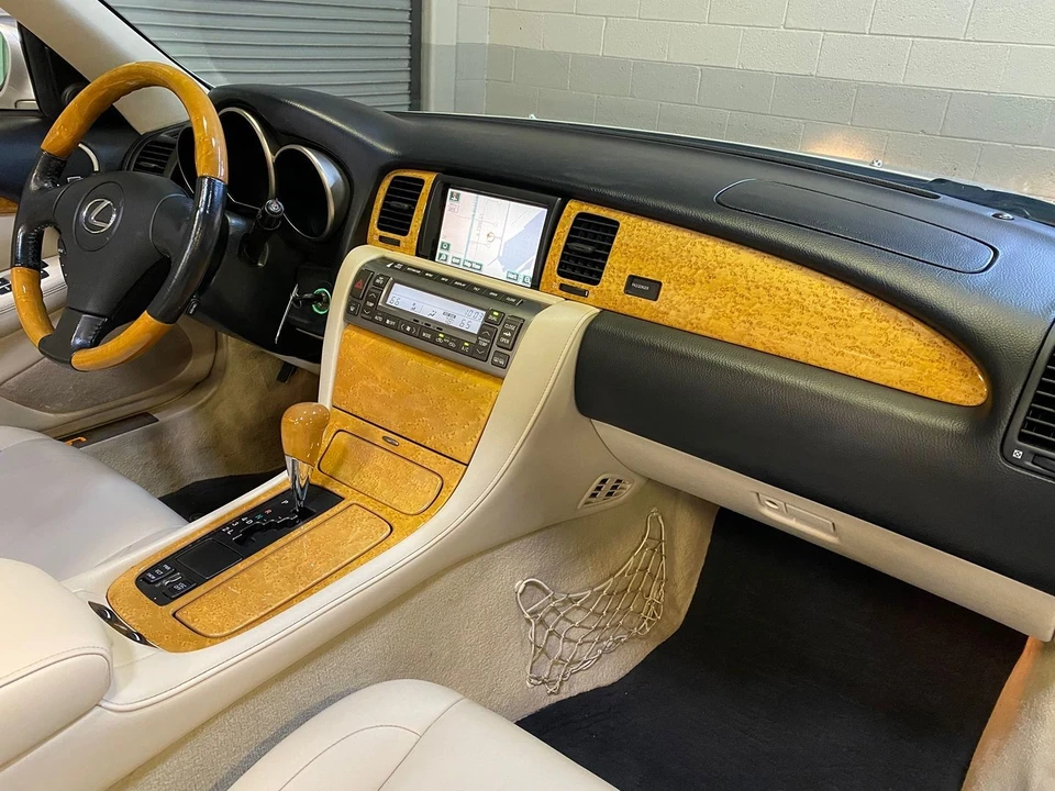 2005 Lexus SC430 - Image 17 of 31