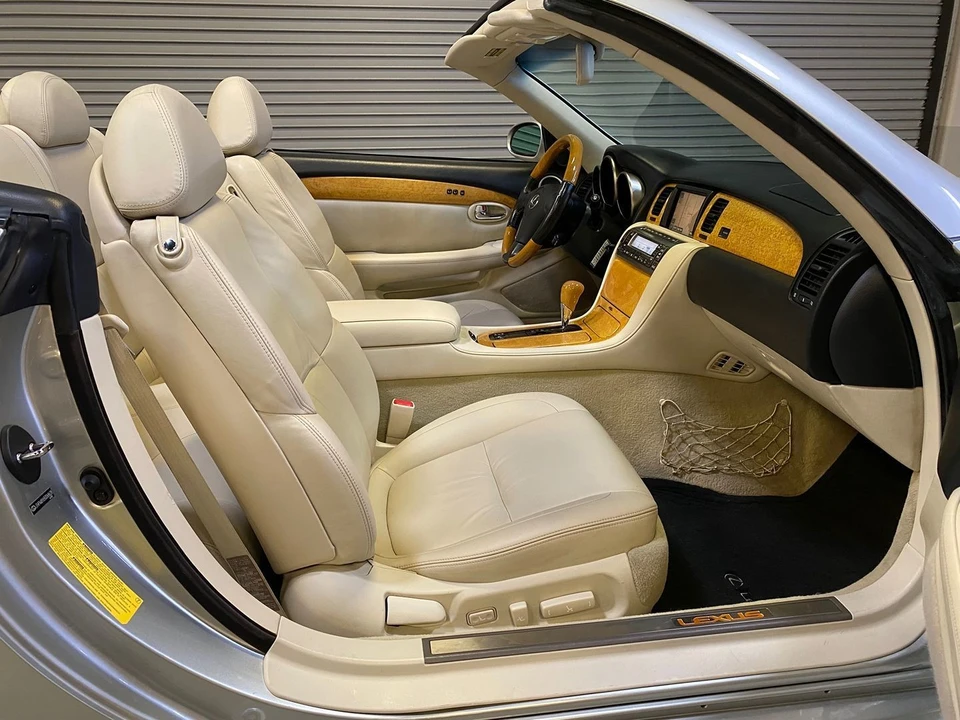 2005 Lexus SC430 - Image 29 of 31