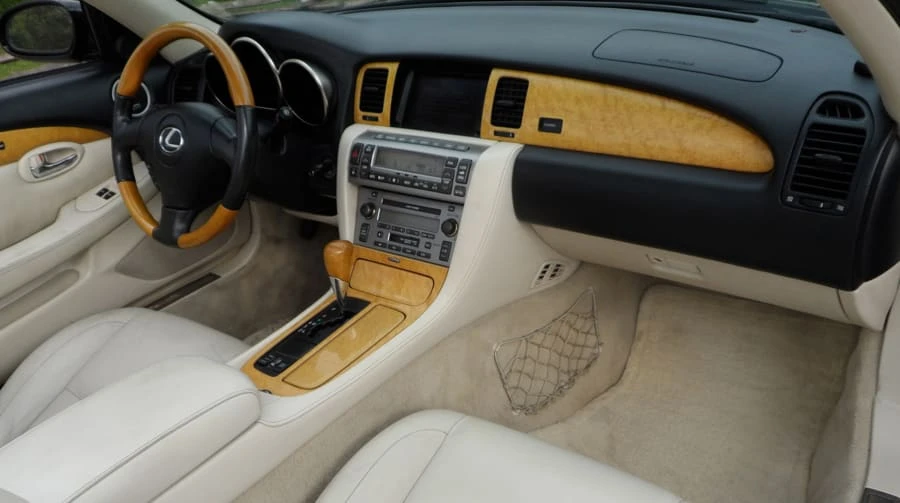 2005 Lexus SC430 - Image 3 of 6