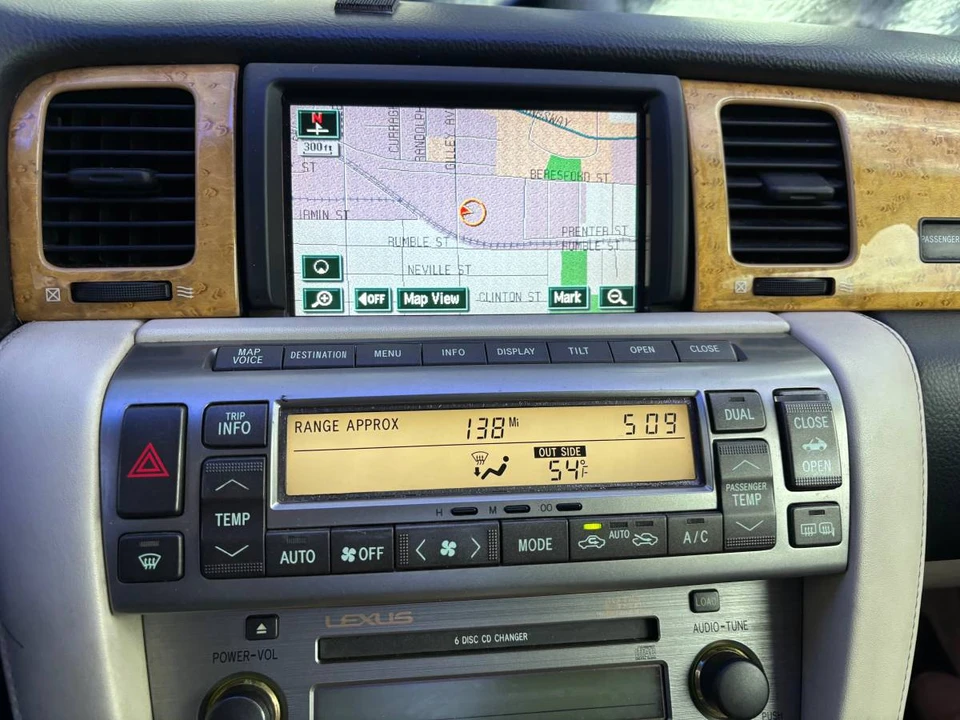 2005 Lexus SC430 - Image 8 of 11