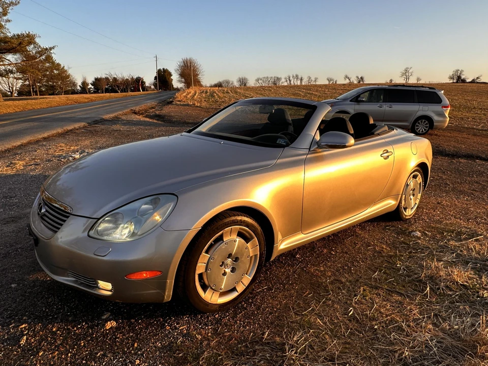 2005 Lexus SC430 - Image 2 of 31