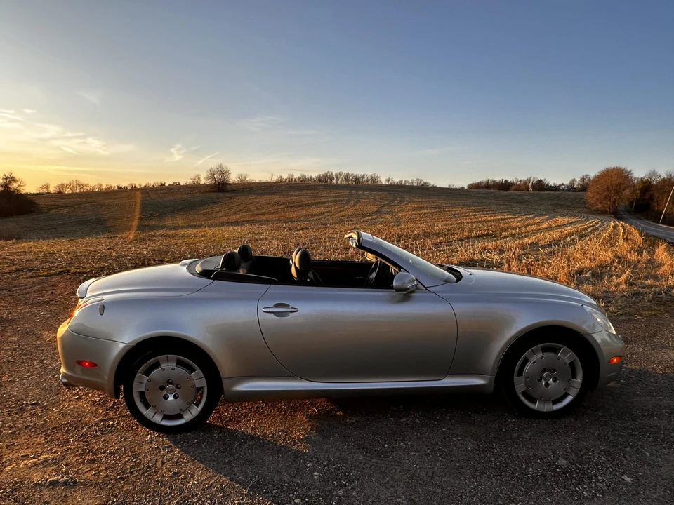 2005 Lexus SC430 - Image 8 of 31