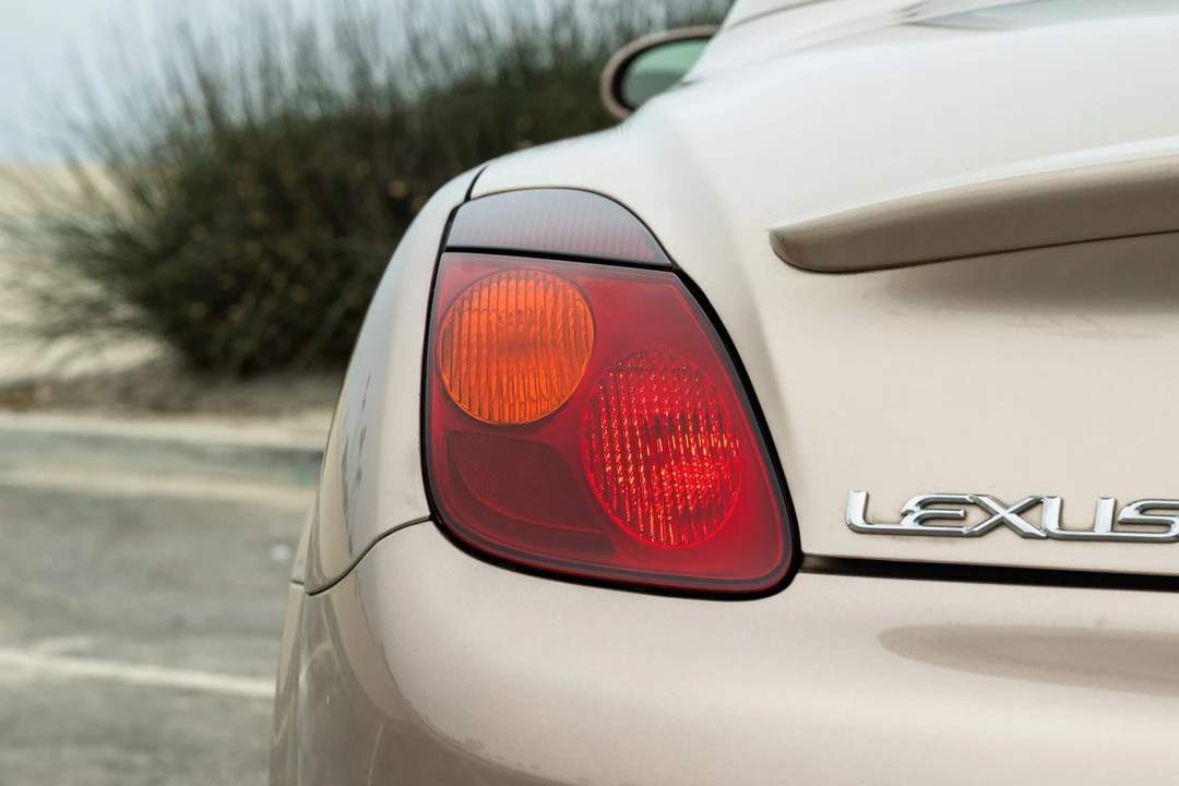 2005 Lexus SC430 - Image 29 of 31