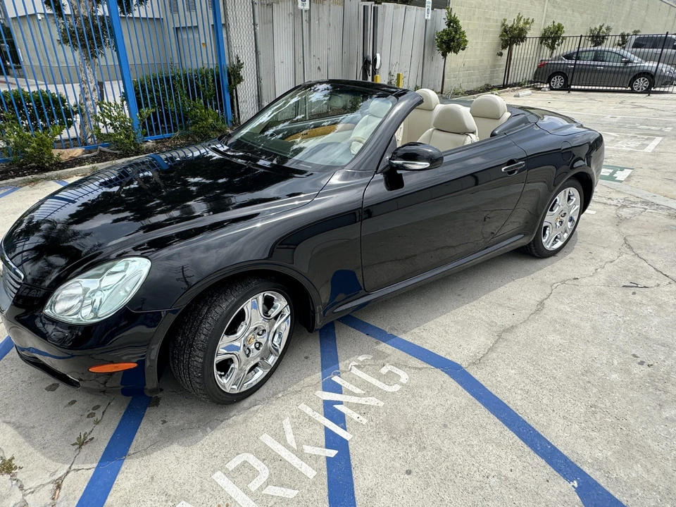 2005 Lexus SC430 - Image 2 of 31