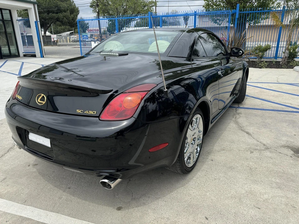 2005 Lexus SC430 - Image 17 of 31