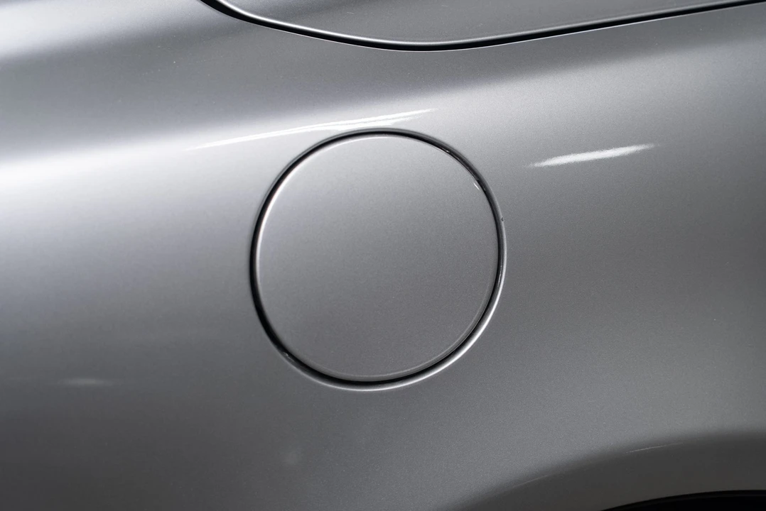 2005 Lexus SC430 - Image 18 of 31