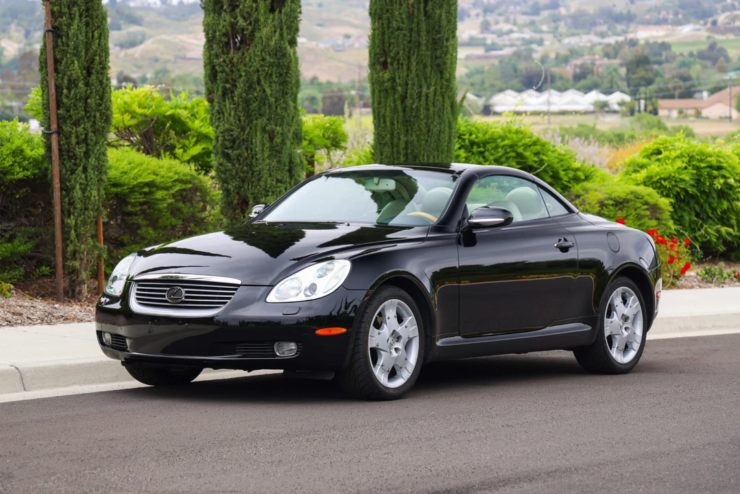 2005 Lexus SC430 - Image 2 of 31