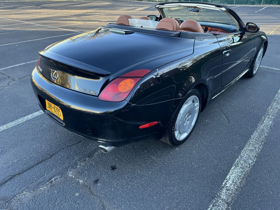 2005 Lexus SC430 - Image 17 of 31