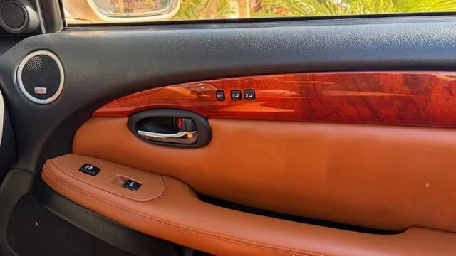 2005 Lexus SC430 - Image 12 of 23