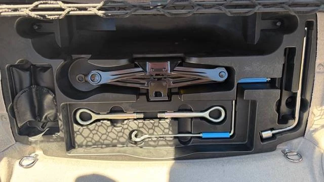 2005 Lexus SC430 - Image 20 of 23