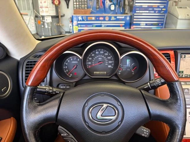2005 Lexus SC430 - Image 9 of 23