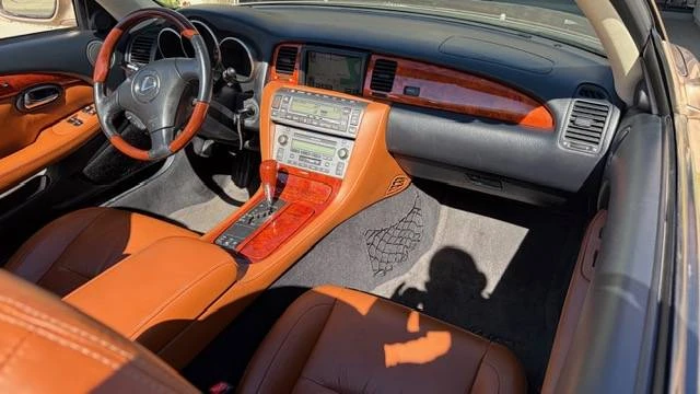 2005 Lexus SC430 - Image 16 of 23