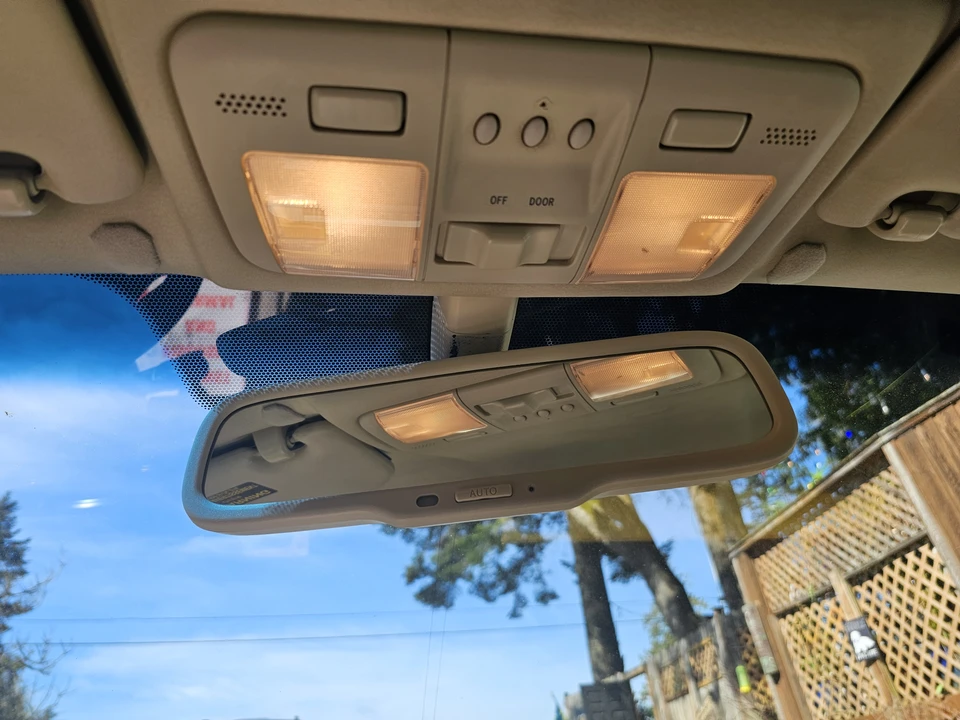 2005 Lexus SC430 - Image 26 of 31
