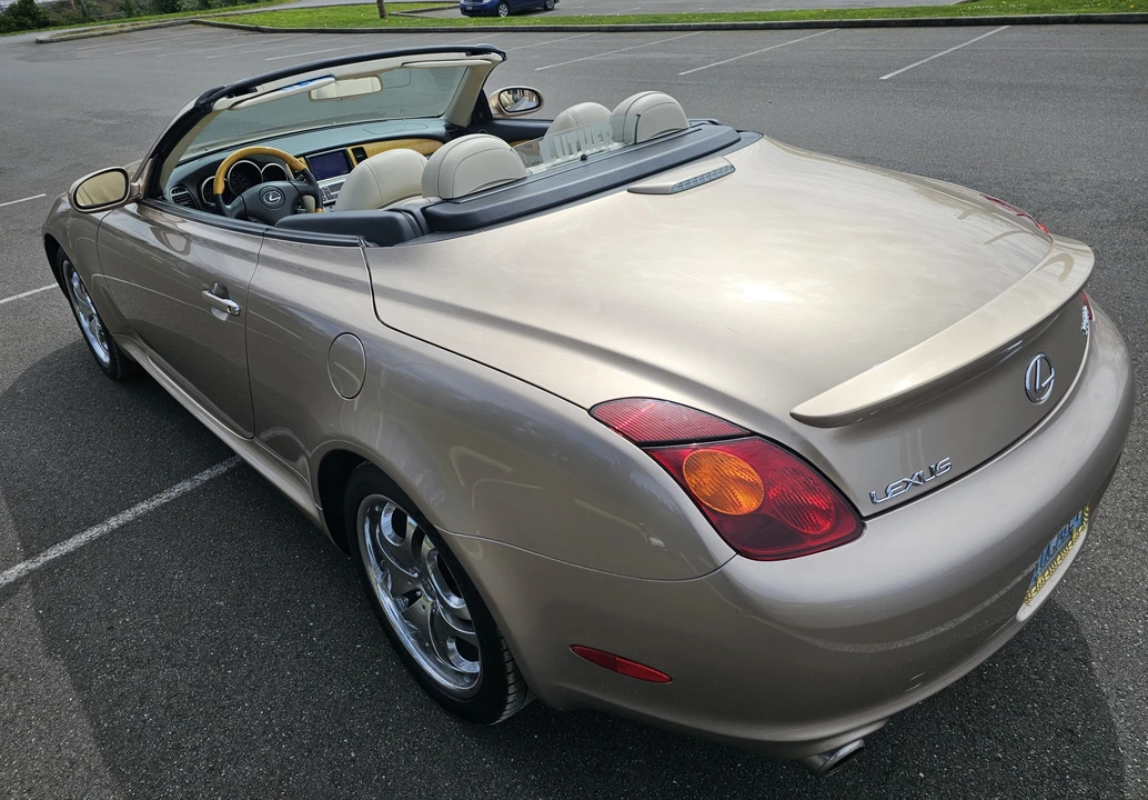 2005 Lexus SC430 - Image 8 of 31