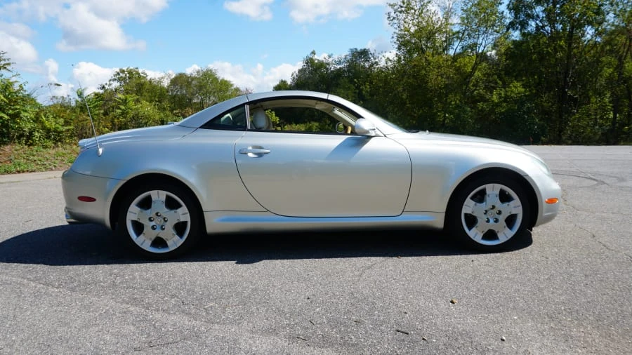 2005 Lexus SC430 - Image 2 of 31