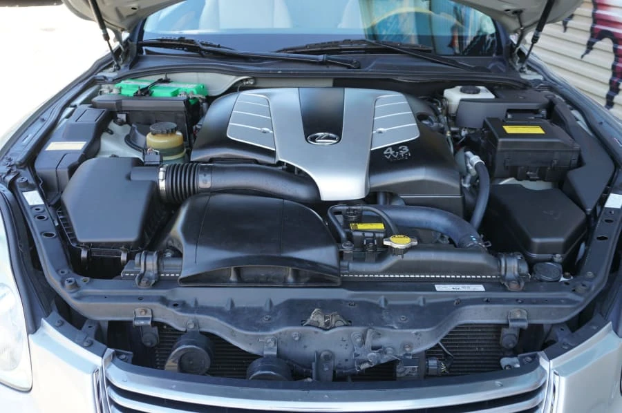 2005 Lexus SC430 - Image 17 of 31