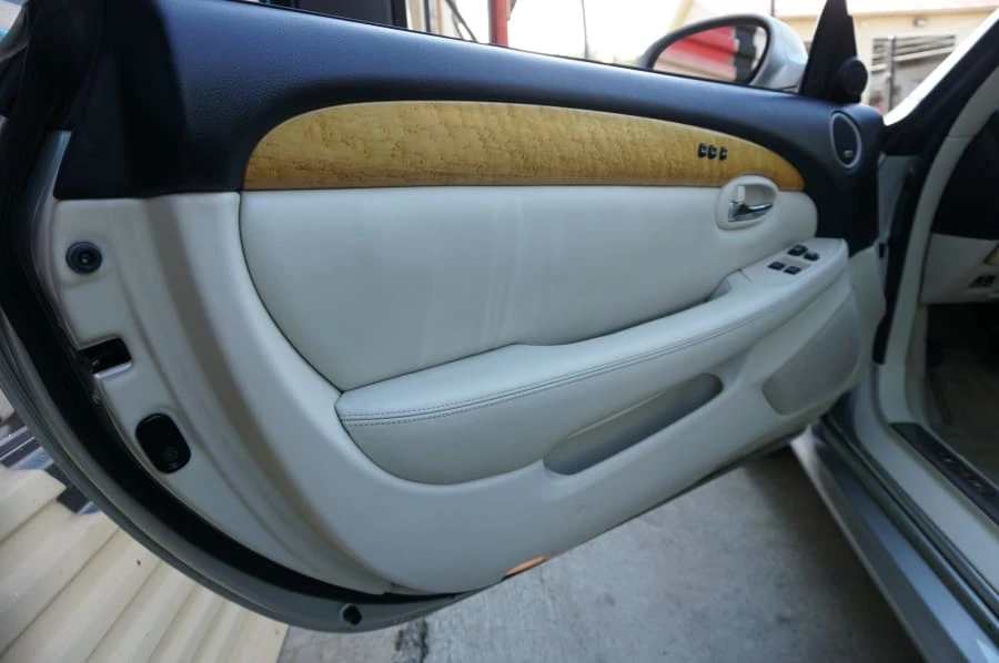 2005 Lexus SC430 - Image 4 of 31