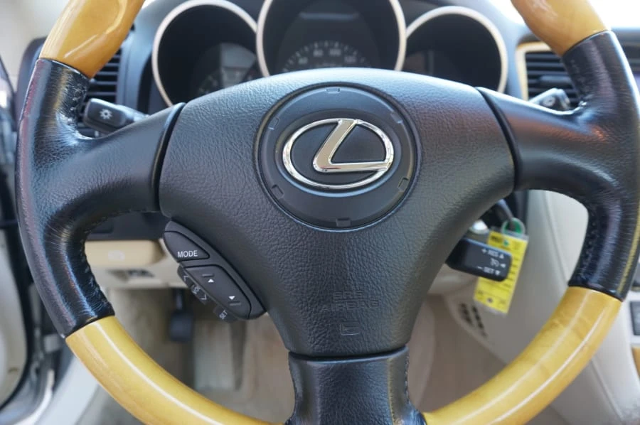 2005 Lexus SC430 - Image 7 of 31