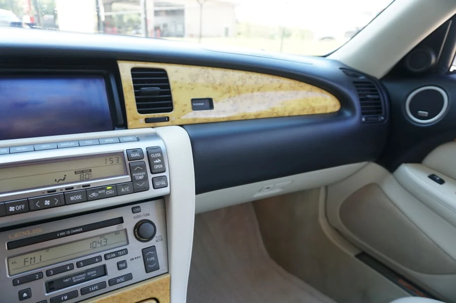 2005 Lexus SC430 - Image 11 of 31