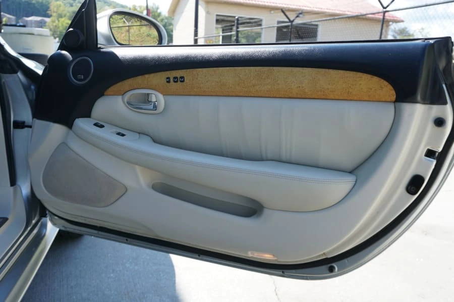 2005 Lexus SC430 - Image 16 of 31