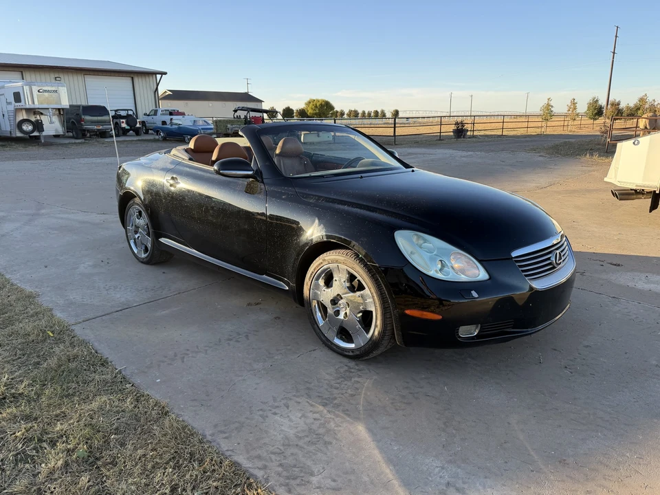 2005 Lexus SC430 - Image 2 of 31