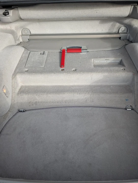 2005 Lexus SC430 - Image 15 of 17
