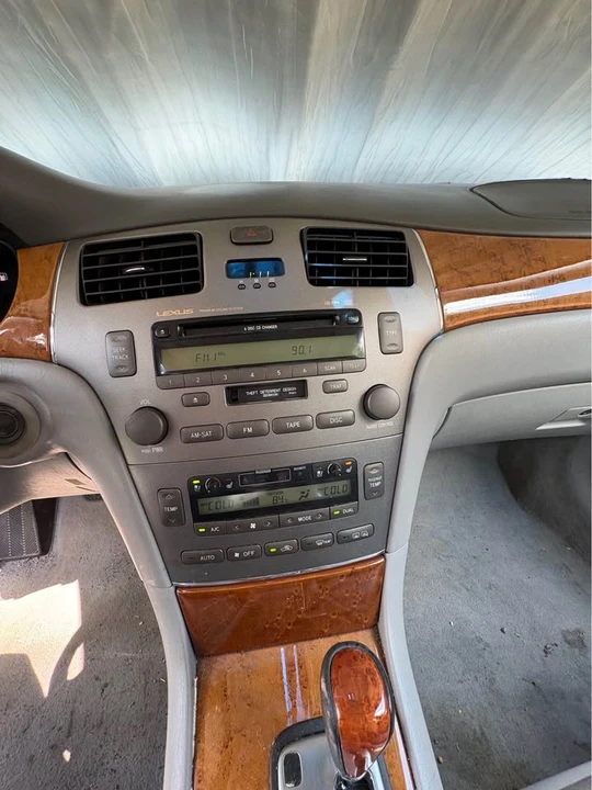 2005 Lexus ES 4th Gen - Image 7 of 10