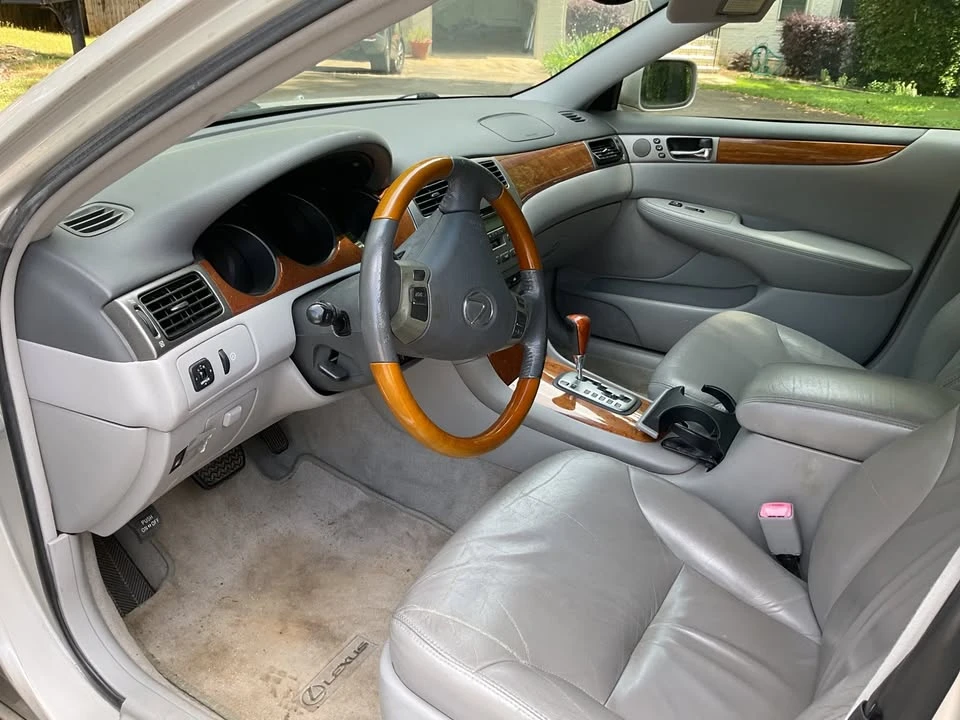 2005 Lexus ES 4th Gen - Image 6 of 9