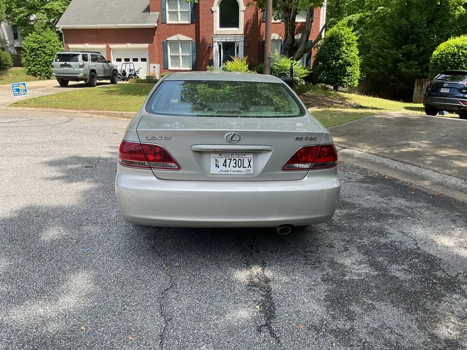 2005 Lexus ES 4th Gen - Image 4 of 9